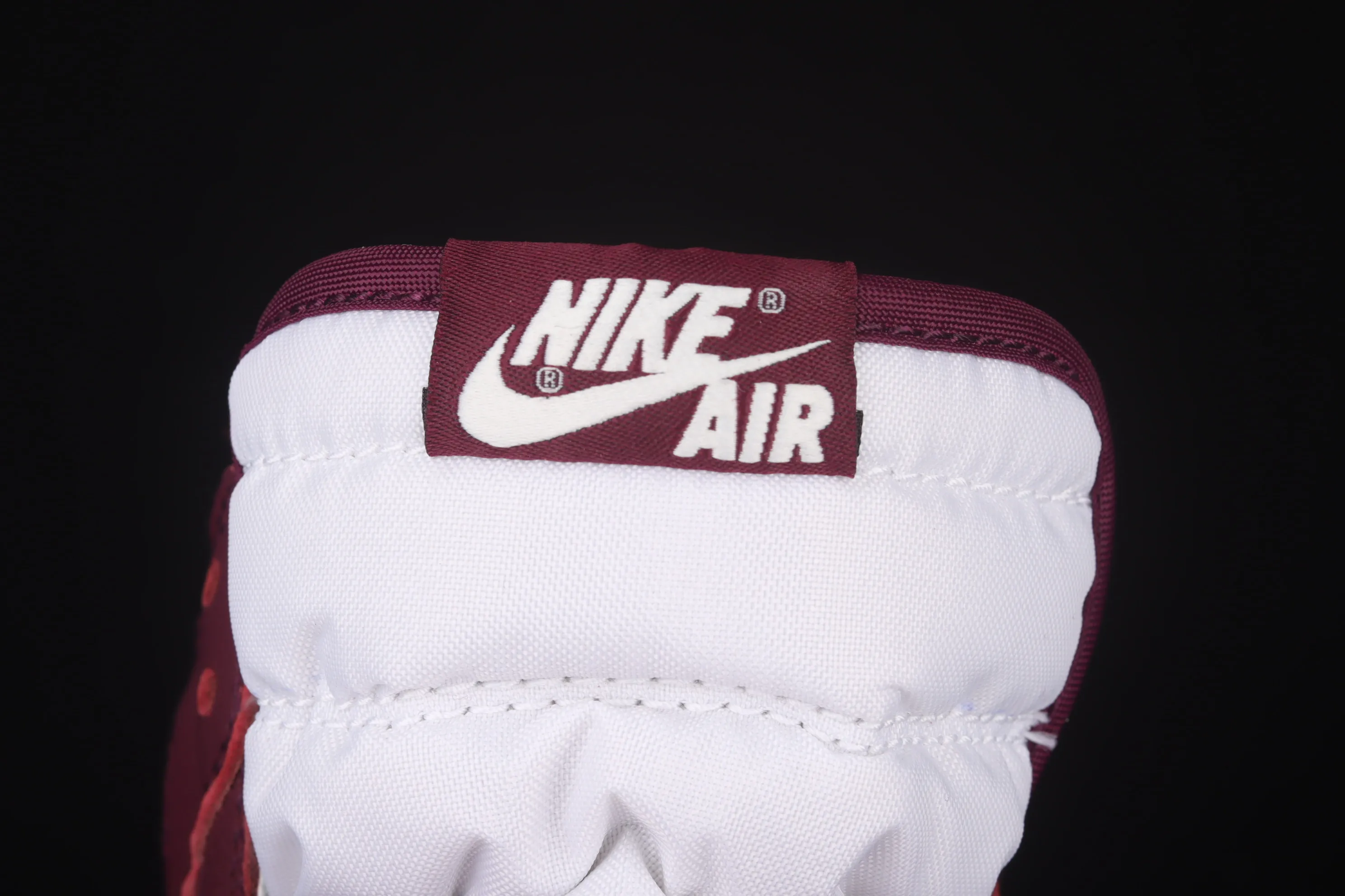 All categories Air Jordan Jordan series basketball shoes Air Jordan 1 High pure original version Air Jordan 1 Retro High OG "Bordeaux" AJ1 Joe 1 Bordeaux burgundy high-top basketball shoes 555088-611